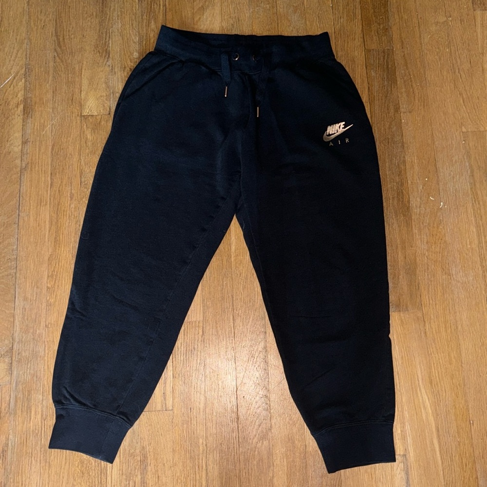 Women’s Nike joggers!